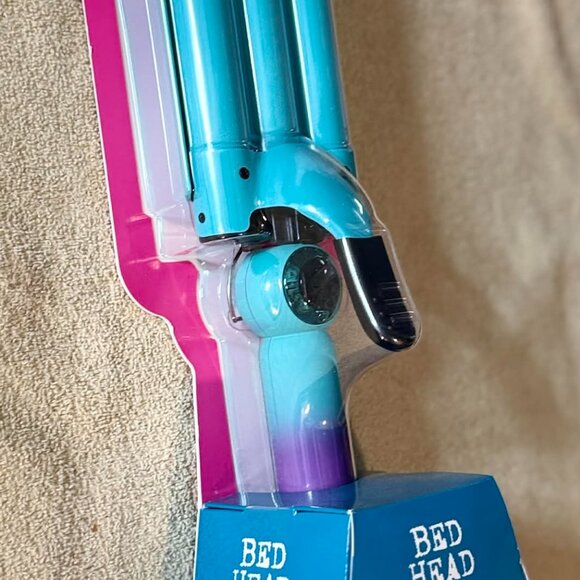 Bed Head by Tigi "Wave Affair" Jumbo Triple Barrel Waving Hair Iron NEW - Picture 5 of 9